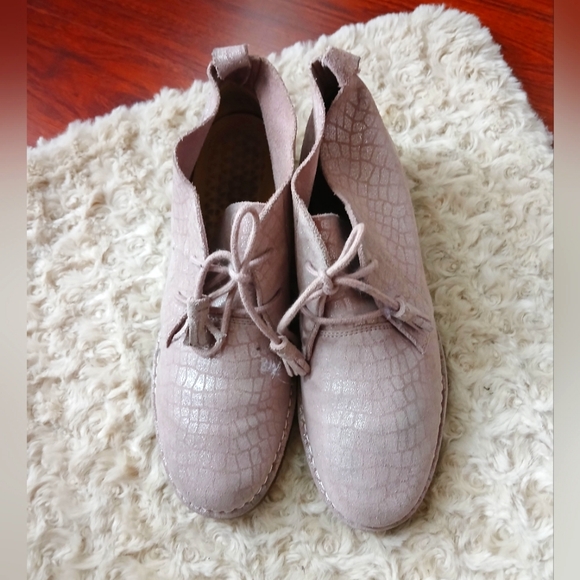 Hush Puppies Croc-Embossed Lace Up Boots in Cream - Picture 1 of 9